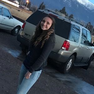 Meet your Posher, Hhaylee